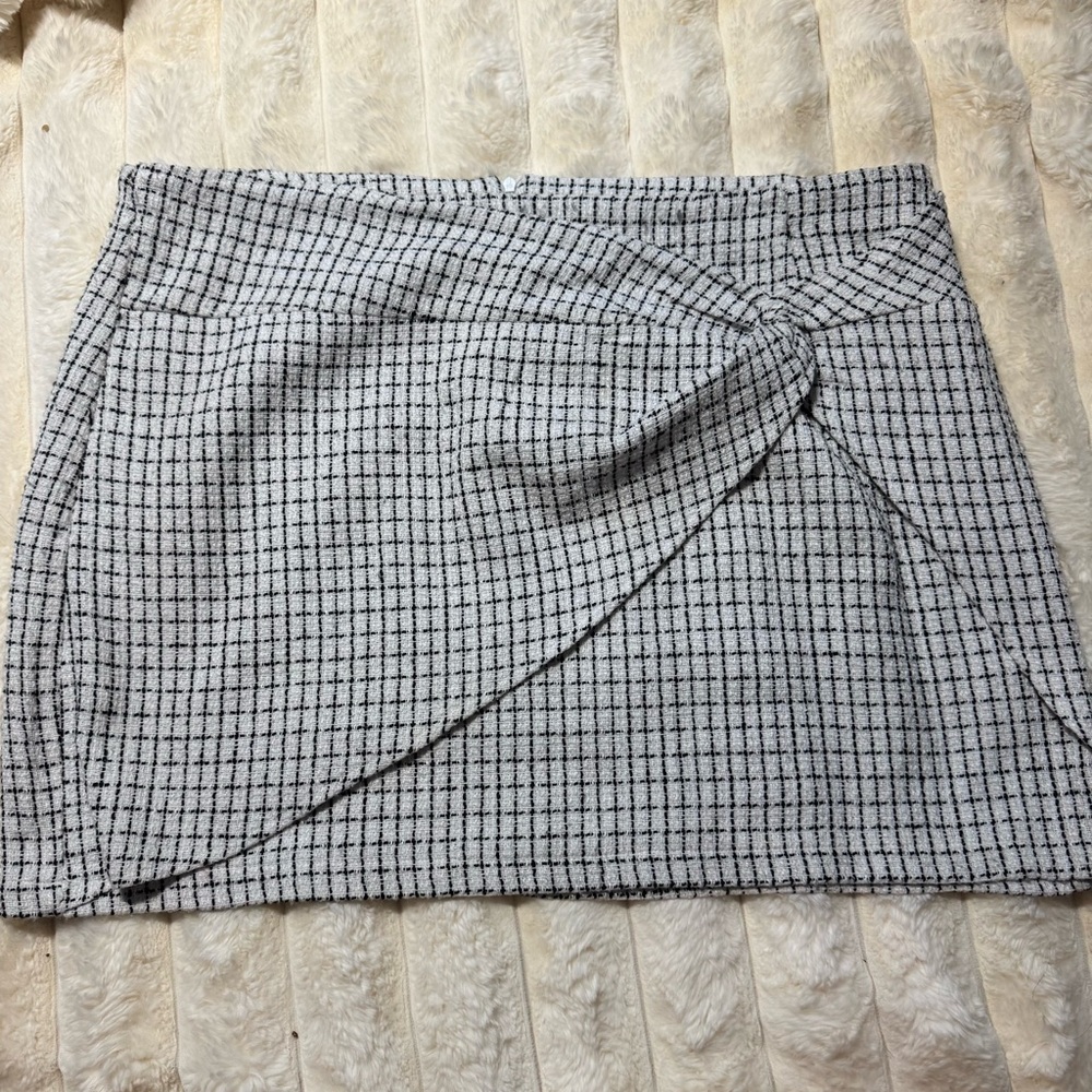 SHEIN Twist Knot Plaid Skirt - Black/White